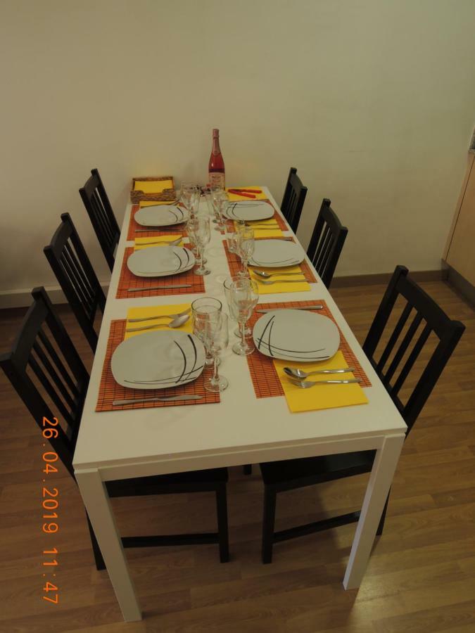Apartament Jasmine Apartment Besalu Exterior photo
