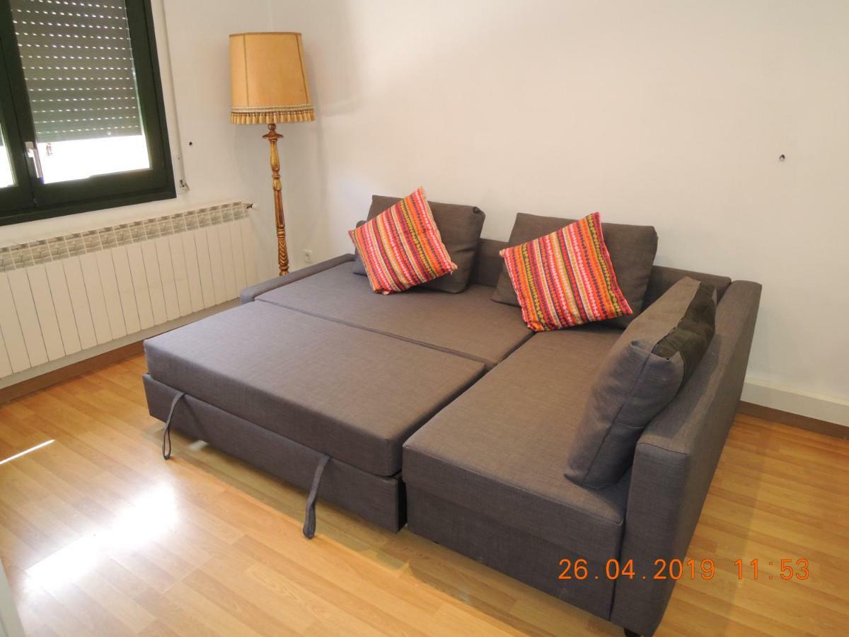 Apartament Jasmine Apartment Besalu Exterior photo